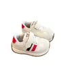 Zapatos Deportivos Infantiles 2026 Otoño Nuevo Modelo Zapatillas de Correr para Niños Zapatos de Cuero para Bebés Niñas Zapatos para Niños Pequeños Suela Suave Zapatos Forrest Gump