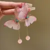 Sueño de Mariposa Flor de Cerezo Escarlata~Aretes Borla de Mariposa Tachonados con Diamantes de Aguja Plateada, Aretes de Estilo Pastoral Frescos y Elegantes, Accesorios de Oreja de Nicho de Lujo Ligero