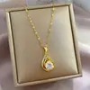 [Acero de Titanio] letra paloma personalidad moda lujo ligero temperamento hermoso collar de diamantes femenino cadena para la clavícula versátil acero de titanio