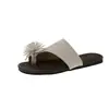 2026 Verão Novo Estilo Coreano Sandálias Tanga com Pedraria Fogos de Artifício Sapatos Femininos Planos para Uso Externo Estilo Jovem Estilo de Férias Chinelos