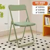 Esta cadeira compacta e dobrável é uma solução que economiza espaço, perfeitamente adequada para quartos de dormitório, estudo, uso doméstico e trabalho de escritório do dia a dia, oferecendo suporte cuidadoso e prático.