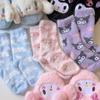 Meias de Veludo Vison Sanrio Outono e Inverno Femininas Forradas com Lã Espessas Quentes Meias de Chão Antiderrapantes Peludas Lua Cano Médio