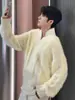 Tricô Decote V Off-White Masculino Estilo Outono e Inverno Tricô com Aplicações de Pelúcia Jaqueta Cleanfit High-End