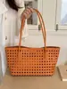 2026 Bolso de Mano Tejido Hueco Estilo Nuevo para Mujer, Bolso de Hombro de Gran Capacidad para Vacaciones, Bolso Cesta Versátil de Moda para el Día a Día