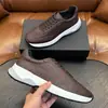 Sapatos masculinos de luxo estilo executivo em couro texturizado, sapatos da moda KT com sola grossa e amortecimento, item popular para fornecimento transfronteiriço