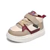 Tênis de bebê para outono e inverno, forrados com fleece para aquecimento, novos modelos para meninas, sapatos de algodão com sola macia para meninos, antiderrapantes e leves, sapatos de algodão de camada dupla