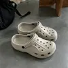 Cómodos y ligeros, estos zapatos perforados con soporte para el arco son adecuados para el uso a largo plazo sin fatiga.. Son elegantes, de color sólido y adecuados tanto para hombres como para mujeres.. Son una opción de moda para parejas y son perfectos para la ropa de playa de verano