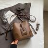 Bolso de Mujer 2024 Nueva Moda Otoño e Invierno Textura Popular de Este Año Versátil Bolso Bandolera de Moda para Hombro para Viajes Bolso Balde
