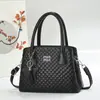 Bolso de moda 2026 nuevo modelo, lujo ligero práctico diseño de nicho, textura acolchada de alta calidad, un solo hombro, bandolera, bolso de mano para mujer