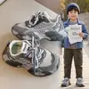 Zapatos Deportivos para Niños 2026 Nuevo Otoño Zapatos tipo Papá para Niños Suela Suave Antideslizantes de Cuero Zapatos Casuales para Niños Medianos y Grandes
