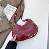 Bolsa de Ombro com Rebites Personalidade Retrô Verão 2025 Nova Elegante Bolsa de Mão Bolsa de Axila Grande Capacidade Bolsa Saco Casual