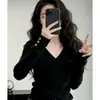 Elegante suéter de tricô cinza com decote em V estilo francês para mulheres, suéter de outono, deslumbrante top de base ajustado ao corpo