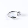 Argola de lábio garra de dragão ferradura anel C cone pontudo design de argola de nariz senso de design nicho prego de lábio prego de osso da orelha titânio doce aço joia de piercing