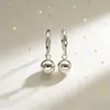 Brincos de Argola Geométricos Esféricos de Metal Versáteis Estilo Ins com Pingente de Bola de Prata e Contas Redondas de Prata Pura 999