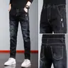 Jeans para Hombre Americano Nueva Marca de Moda Elásticos Verano 2025 Rectos Ajustados Pierna Pequeña Pantalones Largos Pantalones de Hombre