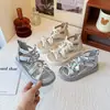 Sandalias para Niña Sandalias Romanas de Piel Suave Estilo Coreano Sandalias Infantiles Zapatos de Princesa Verano 2026 Nuevas Sandalias para Bebé Zapatos de Moda