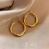 Aretes de Oro para Mujer 2026 Nuevos Populares Estilo Retro Hong Kong Pendientes de Aro Elegantes de Alta Gama Diseño de Nicho Joyería Metálica para Orejas