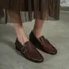 Mocasines de cuero lavado plisado con hebilla de estilo británico, colección otoño 2026, zapatos de tacón bajo grueso de cuero genuino, zapatos de corte bajo