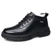 Nuevos zapatos de algodón para hombre 2026, forrados de felpa para calidez y comodidad, con parte superior de piel, diseño de caña baja, adecuados para papás, zapatos de algodón para hombre de invierno