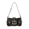 Bolso bandolera de motocicleta de estilo vintage versátil con remaches para mujer, negro, para otoño e invierno