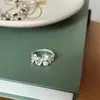 Anillo de flor de gardenia coreana, suave y elegante, anillo abierto para dedo índice, color plateado, anillo versátil para mujer, sensación de alta gama