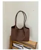 Bolsa de palha tecida texturizada para mulheres, bolsa de ombro grande capacidade para o dia a dia, nova bolsa de mão simples casual 2026, moderna