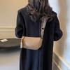 Cross-Border 2025 Nova Bolsa Feminina Bolsa de Ombro Larga Bolsa Casual Bolsa Transversal Estilo Estrangeiro Retro Estilo Hong Kong Bolsa de Axila Pequena Quadrada