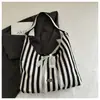Bolsa de Lona Rayada de Gran Capacidad Estilo Ins Simple Relajada Moda Bolso Tote Doble Cara Bolso de Hombro para Viajero