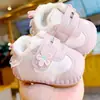 Sapatos de bebê sola macia antiderrapante inverno com pelúcia espessada para iniciantes menina bebê 0-1 ano sapatos para caminhar quentes