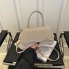 High-end Light Luxury Niche Design Crossbody Bag Mulheres 2024 Verão Nova Embreagem Flash Wave Crossbody Bolsa