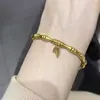 [Mismo que el Influencer] Pulsera de Bambú de Aleación Alto Sentido Método Antiguo Oro Arena Pulsera de Festival para Novia y Madre
