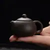 Mango de tetera de punta de dedo pieza de arena púrpura tetera pequeña olla de punta de dedo juego de té de kung fu té exquisito para los dedos mesa de té mini