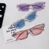 Gafas de Sol Triangulares Estilo Ojo de Gato con Marco Pequeño, Estilo Europeo y Americano de Moda para Mujer, Protección UV, Elegantes Gafas de Sol para Street Fashion