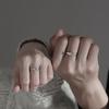 Nuevo anillo de pareja con forro de plata esterlina S925. Un par de anillos de apertura ajustables con diseño de nicho para hombres y mujeres. Venta al por mayor.