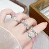 [Sombra de Mariposa de Cristal de Hielo] Zircón Azul Marino Exquisito Anillo Abierto de Mariposa Lujo Ligero Nicho Súper Hada Anillo Apilable para Mujeres