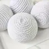 Bola de Corda de Algodão Trançada de Três Fios em Estoque Brinquedo de Nó Resistente à Mastigação para Cães de Estimação Bola de Limpeza Dental para Gatos Venda por Atacado