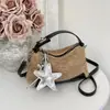 Bolsa Transversal Estilo 2026 com Pingente de Estrela de Palha para Mulheres, Bolsa de Ombro Tecida Estilo Coreano, Bolsa de Braço de Nicho de Alta Qualidade