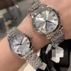 Reloj Dropshipping Suministros Langjia Reloj de Pareja Correa de Acero Calendario Hebilla Mariposa Reloj de Cuarzo para Hombre y Mujer Soymia Dw