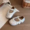 Zapatos elegantes y dulces para niñas con lazo 2026 primavera y otoño nuevos zapatos de cuero perlado con suelas blandas para bebés princesa