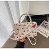 Bolsa de Mão Fresca e Simples com Estampa de Cereja para Mulheres, Nova Bolsa Transversal Tendência Estilo Coreano 2026, Bolsa Quadrada Pequena Estilosa e Doce