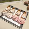 Zapatos Pequeños de Piel para Niñas 2026 Primavera/Otoño Nuevo Estilo Zapatos de Princesa para Bebés y Niños Niños Medianos/Grandes Suela Suave Boca Baja Zapatos Dulces para Niños