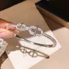 Pulsera Simple de Moda para el Trabajo, Abierta, Hueca, Adornada con Diamantes, Pulsera Versátil Elegante Exquisita, Joyería Fina de Lujo Ligero para Mujer