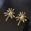 Brincos Radiais de Aço Inoxidável Europeu e Americano com Raios de Girassol em Ouro 18K Design de Luxo Acessível Brincos Exagerados Estilosos para Mulheres
