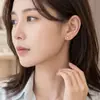 Aretes de perlas para mujer, suministro de puesto de mercado nocturno, aretes de temperamento de alto sentido, diseño de nicho, aretes de moda, venta al por mayor