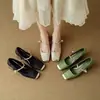 Sapatos Mary Jane de Cetim Estilo Chinês Novo Verão 2025 Salto Alto Retrô Quadrado Baixo com Pérolas