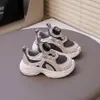 Zapatos Casuales para Niños 2026 Primavera Nuevo Estilo Zapatos Deportivos para Niños Transpirables Suela Suave Malla Moda para Niñas Zapatos de Papá