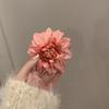 Horquilla con forma de flor de camelia artística retro para mujer, accesorio para el cabello con flequillo roto y pinza lateral.