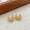 Pendientes geométricos de aro C con textura de hilo metálico de alta gama europeos y americanos, aguja de plata S925, pendientes de metal exquisitos, delicados y pequeños