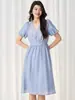 ShengduDesconto por Tempo Limitado Estilo Férias Decote V Amarração Jacquard de Tencel Azul Vestido de Comprimento Médio