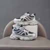 Novos Sapatos Casuais Infantis Tênis Esportivos para Meninos Superfície de Couro Resistente ao Desgaste Sapatos de Pai Antiderrapantes Macios para Meninas Tênis para Corrida Todas as Estações
